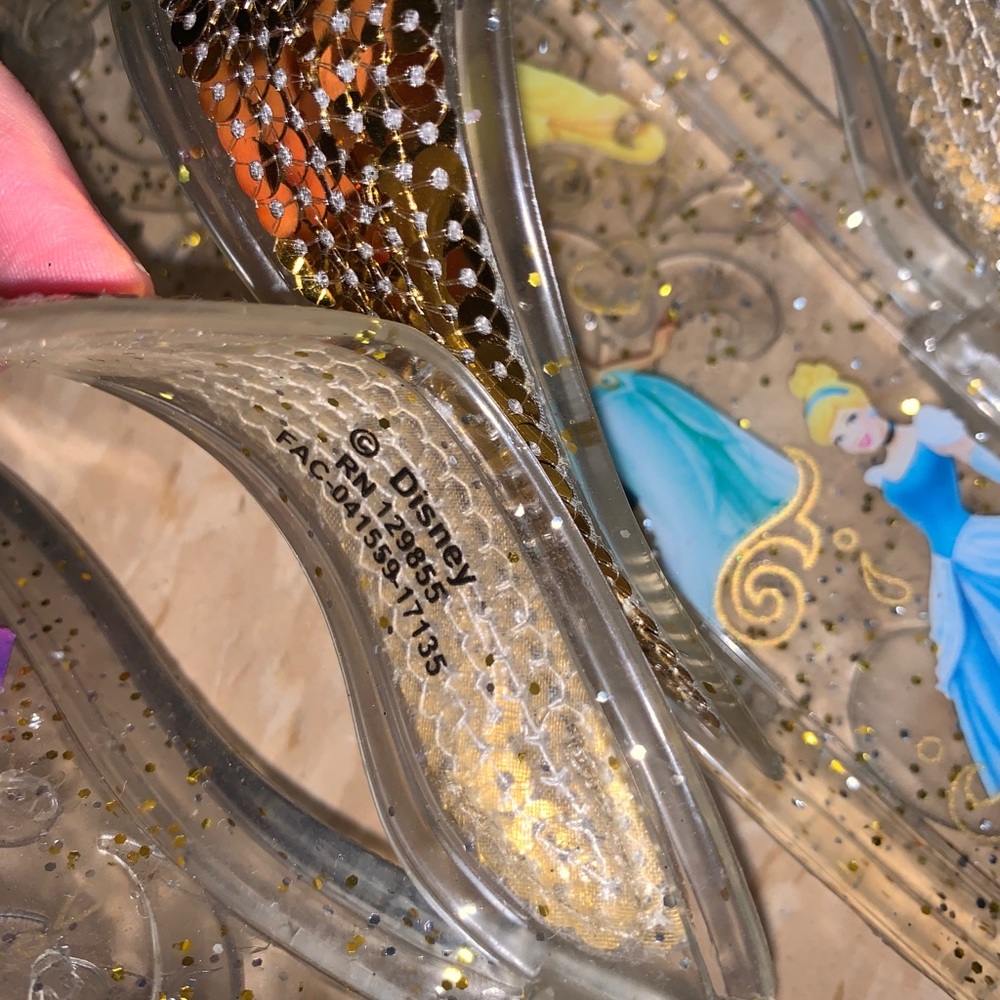 New Princess Sandals - Picture 6 of 7